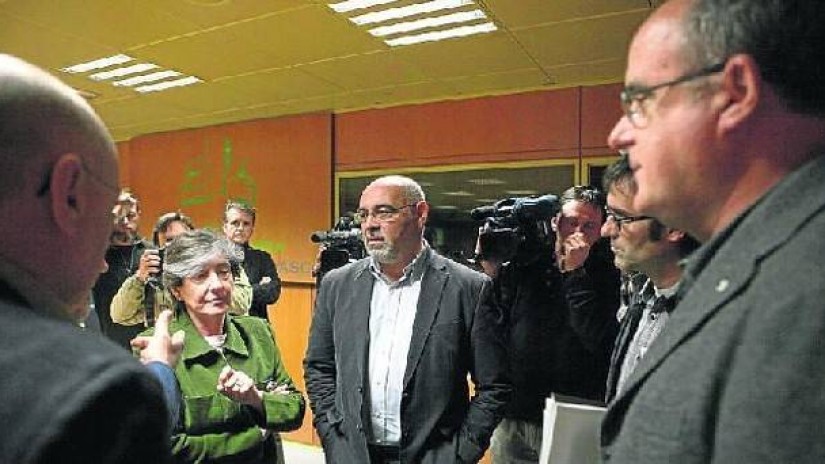 EAJ-PNV “harri eta lur” PSEk Bake eta Bizikidetza Ponentziatik irten dela iragarri ondoren